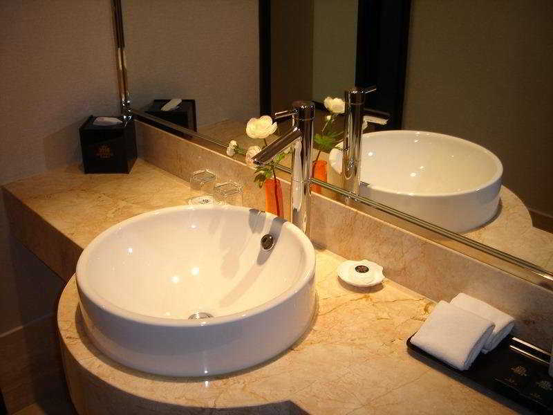 Hundred Centuries Hotel Shanghai Bagian luar foto